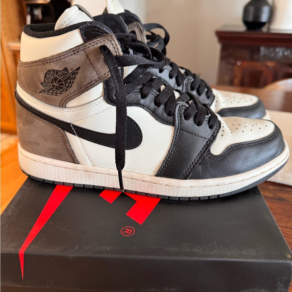 Air Jordan 1 retro OG Mocha